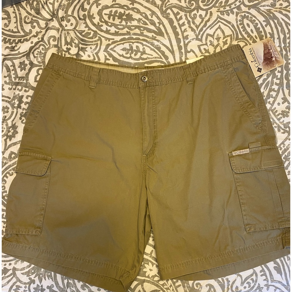 Men’s Columbia Khaki Cargo Shorts for Men
